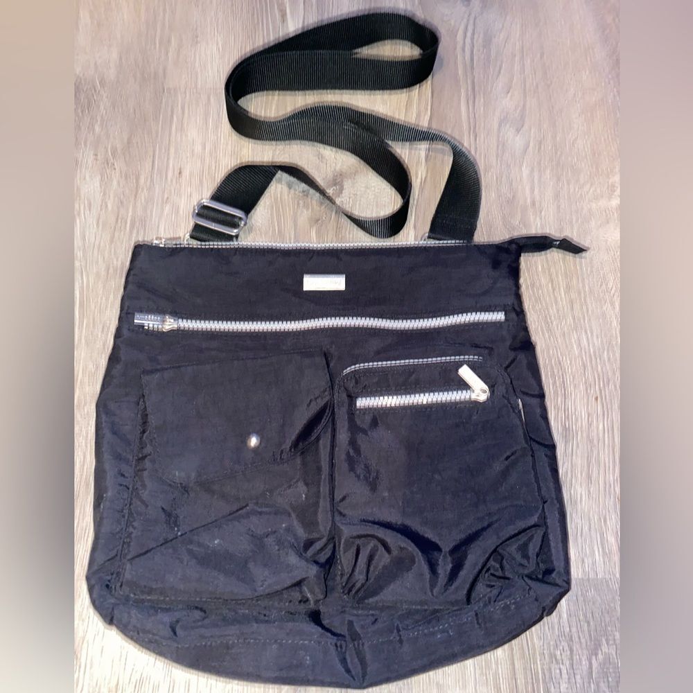 Baggallini crossbody nylon bag in very good condition.